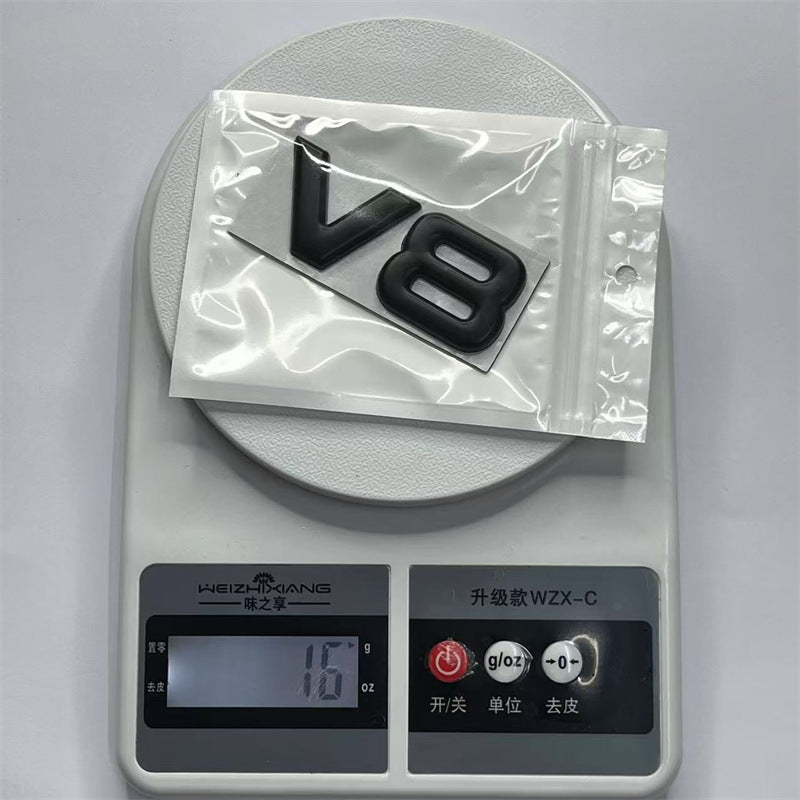 Metal displacement V8 car label, suitable for the new Highlander V8 metal modified car sticker V8 rear four-wheel drive label